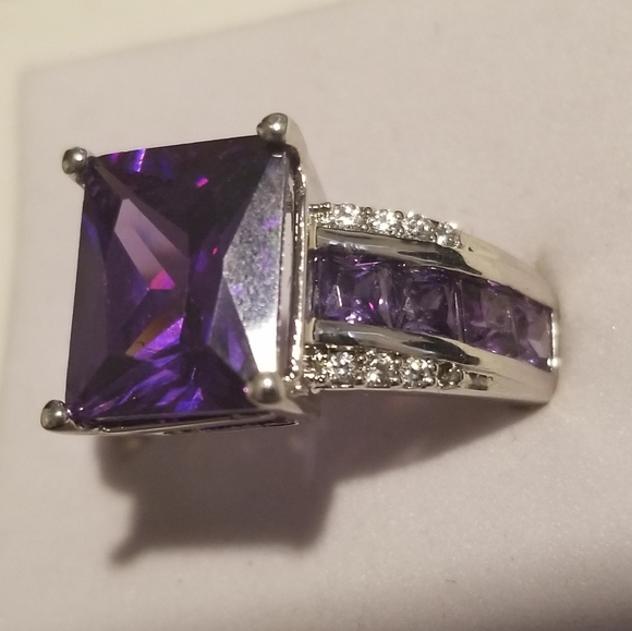 Vintage Amethyst,CZ'S Silver Ring - Picture 3 of 4